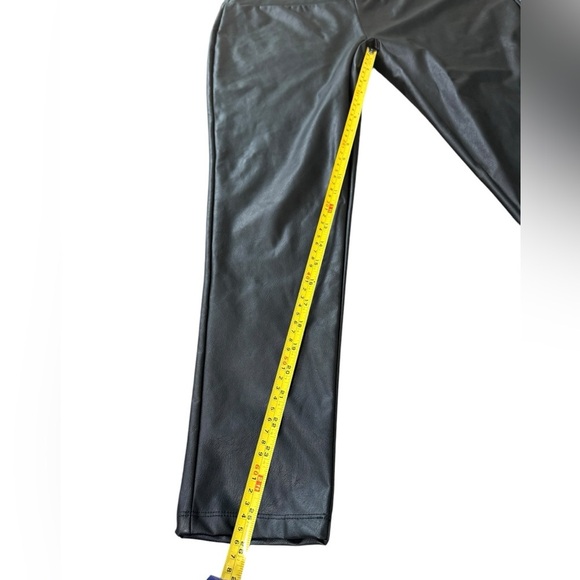 Kendall & Kylie Women's High Rise Faux Leather Pants XL - Picture 8 of 10